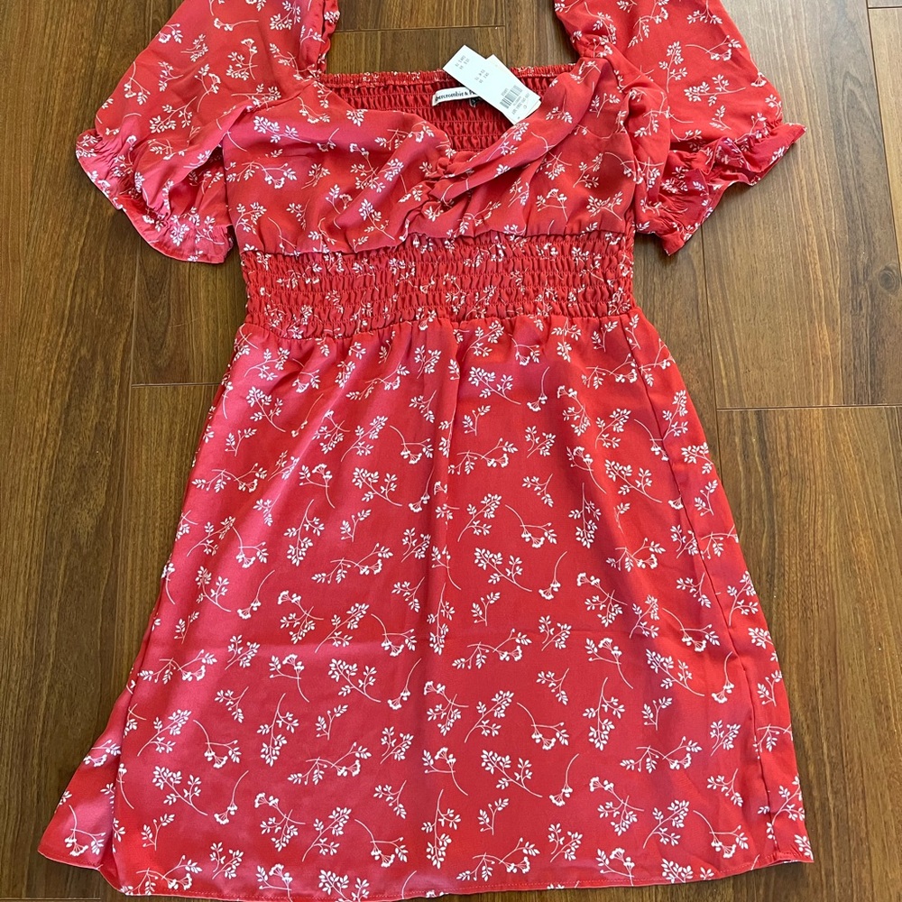 SOLD Abercrombie mini red dress 🌹